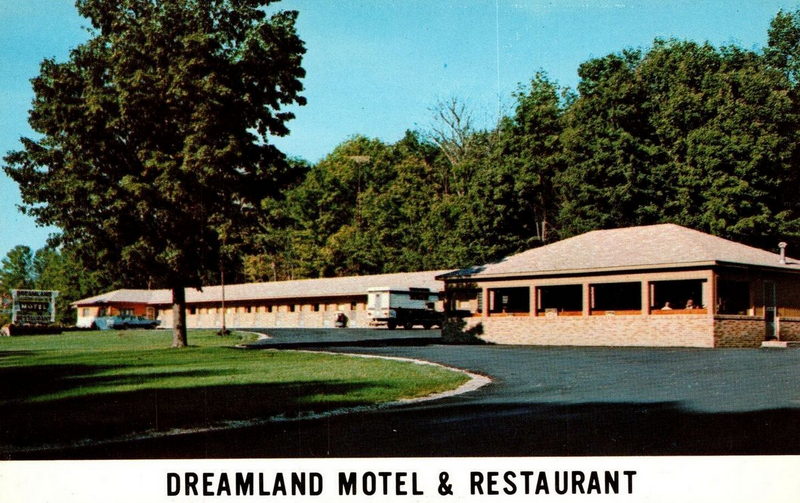 Dreamland Motel - Postcard